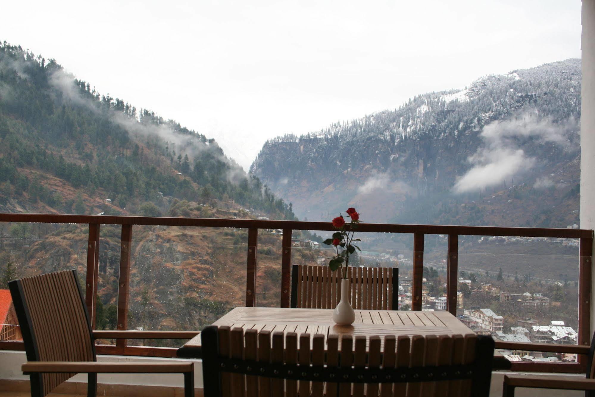 Apple Country Resorts- A Vegetarian Place सहारा Manali (Himachal Pradesh)
